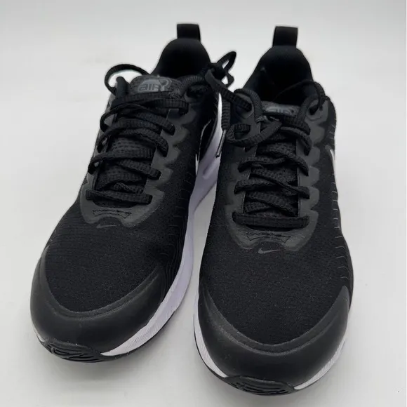 Nike Air Max Nuaxis  / Mens Size 9.5