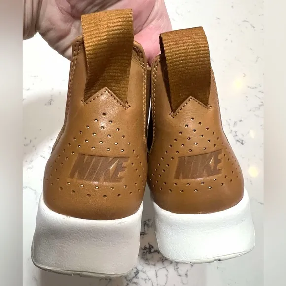 Nike Air Max Women’s Thea Mid Leather Chelsea Brown Boots New