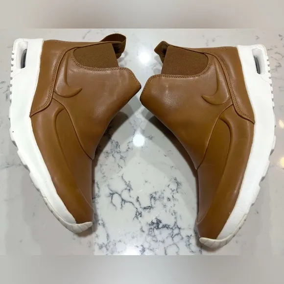 Nike Air Max Women’s Thea Mid Leather Chelsea Brown Boots New