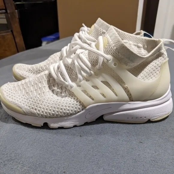 Nike Air Presto‎ ultra Flyknit size 8