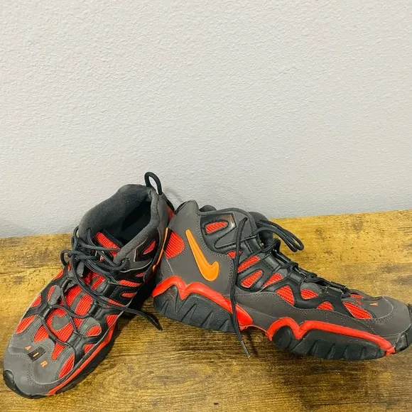 Nike Air Slant Mid Cross Trainer Shoes Men’s Size 8.5 Red, Black &amp; Dark Grey
