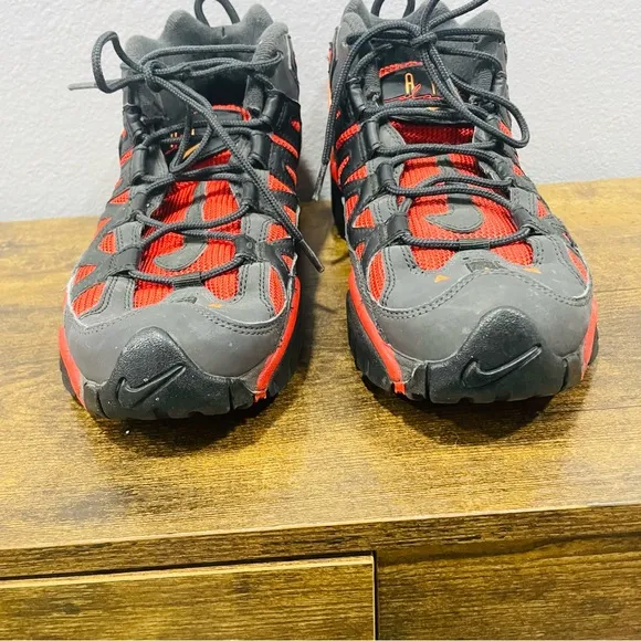 Nike Air Slant Mid Cross Trainer Shoes Men’s Size 8.5 Red, Black &amp; Dark Grey