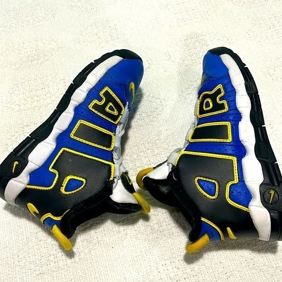 Nike air uptempo  boys peace love basketball sneakers gym shoes 10c‎