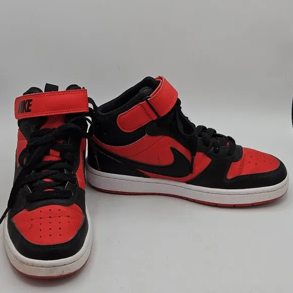 Nike basketball court borough 2 mid size 3.5y shoes