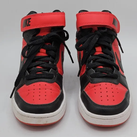 Nike basketball court borough 2 mid size 3.5y shoes