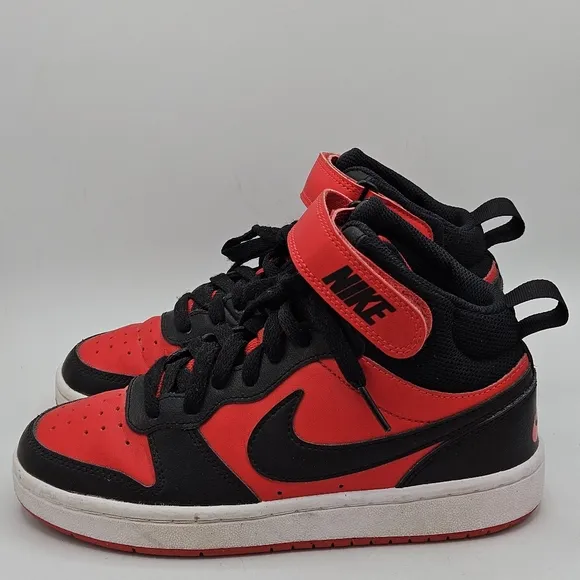 Nike basketball court borough 2 mid size 3.5y shoes
