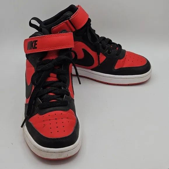 Nike basketball court borough 2 mid size 3.5y shoes