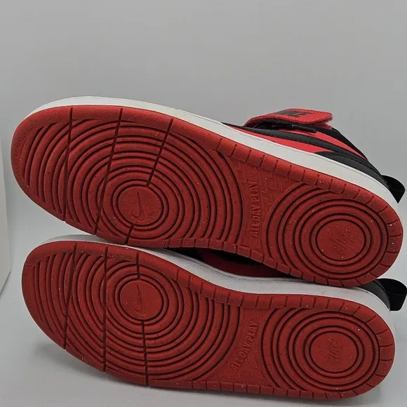 Nike basketball court borough 2 mid size 3.5y shoes