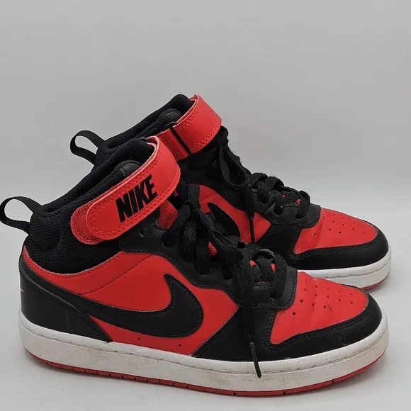Nike basketball court borough 2 mid size 3.5y shoes