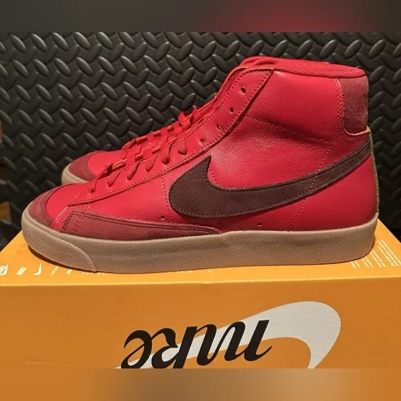 NIKE BLAZER MID '77 VNTG RETRO GYM RED &quot;LAYERS OF LOVE&quot; MEN'S SNEAKERS BOOTS