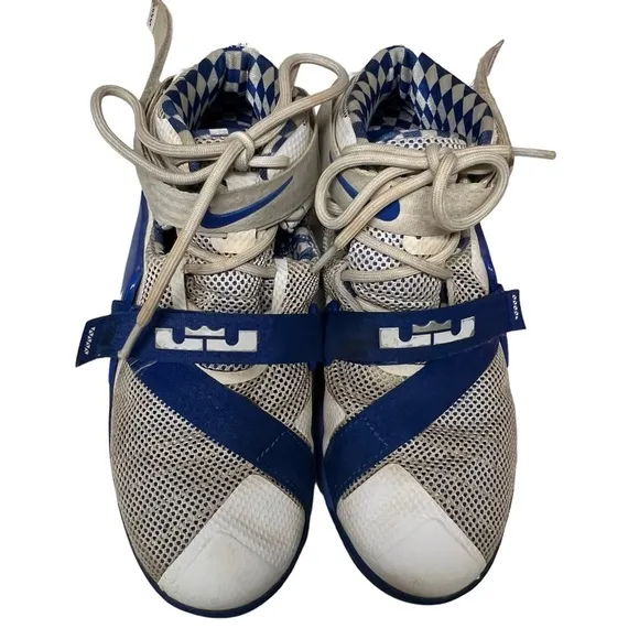 Nike Boy’s Lebron James Soldier IX UK Basketball Shoes 4.5Y