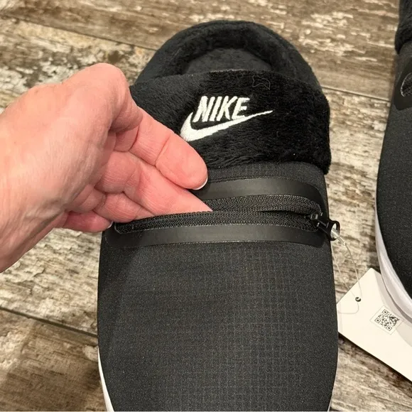 Nike Burrow NA Womens Slippers Size 8 Black White DJ3131-001 NWT