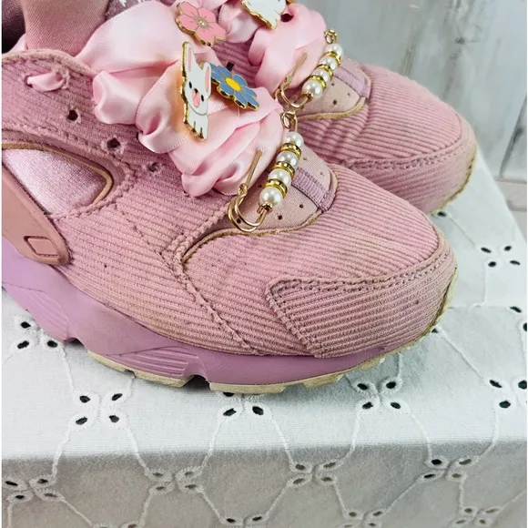 Nike Huarache Run SE Girls Shoes Size 6Y Light Arctic Pink/Arctic chunky laces