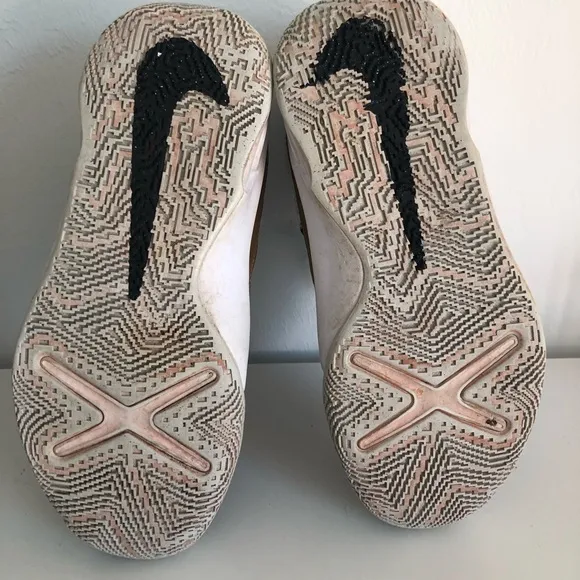 Nike Hustle DX Shoes