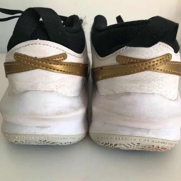 Nike Hustle DX Shoes