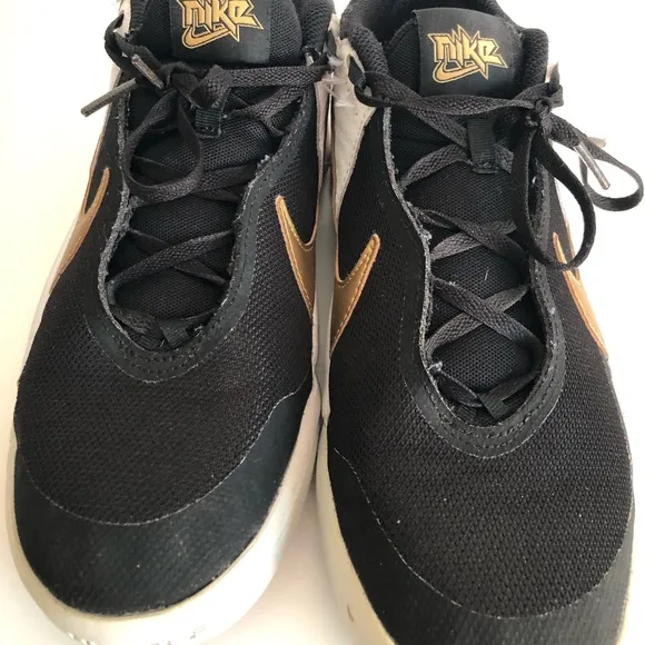 Nike Hustle DX Shoes