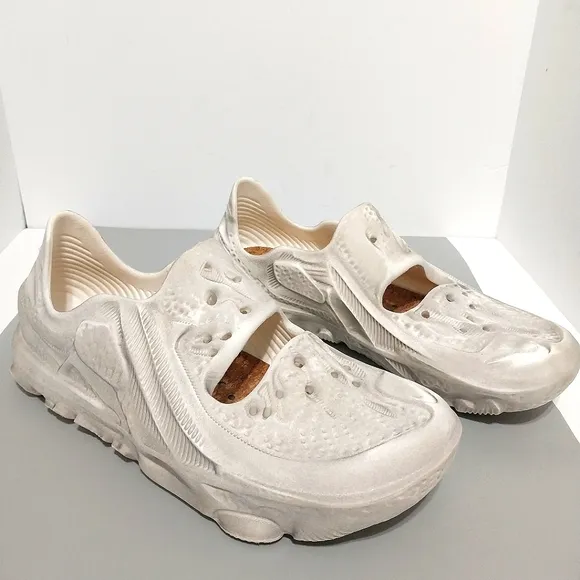 Nike ISPA Universal Slip Ons, Size 11.5