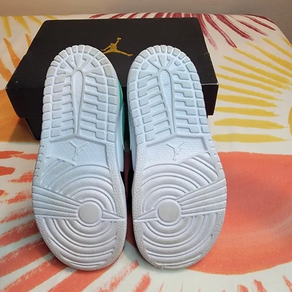 Nike Joardan 1 Low Alt (TD) White Green Glow Black Size 10C