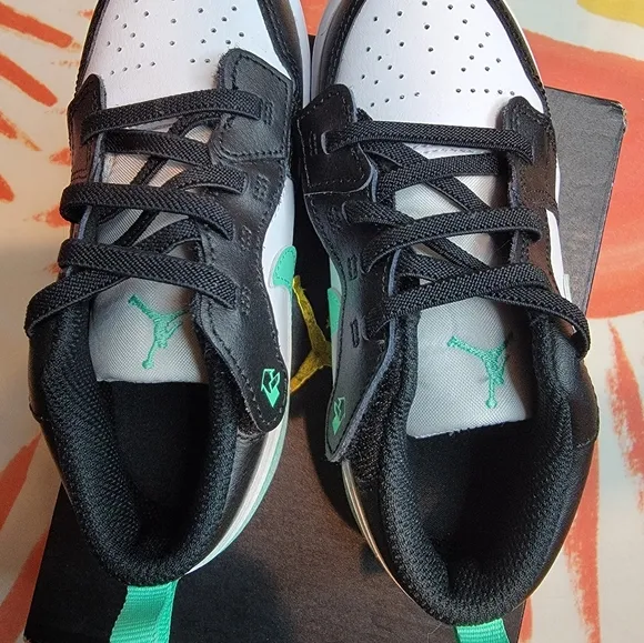 Nike Joardan 1 Low Alt (TD) White Green Glow Black Size 10C