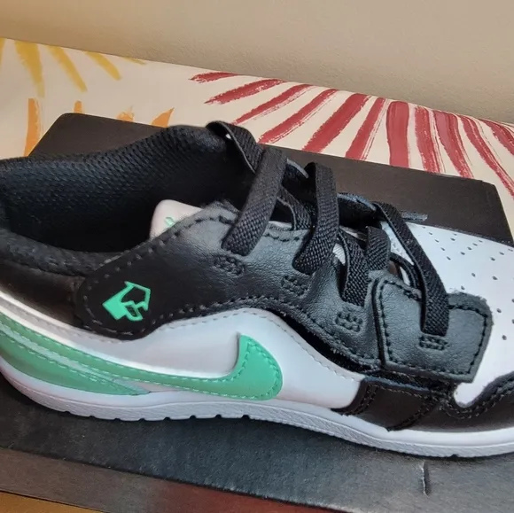 Nike Joardan 1 Low Alt (TD) White Green Glow Black Size 10C