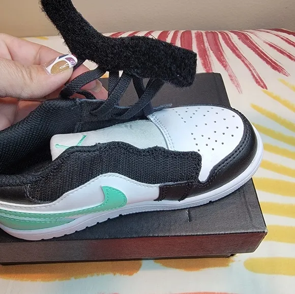 Nike Joardan 1 Low Alt (TD) White Green Glow Black Size 10C