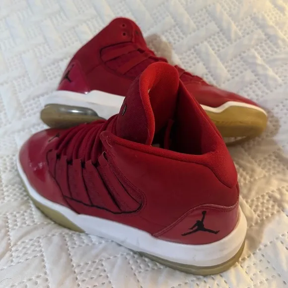 Nike Jordan 7Y Max Aura Gym Red Basketball Sneakers Running Shoes Footwear Boy