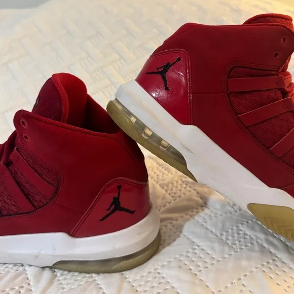 Nike Jordan 7Y Max Aura Gym Red Basketball Sneakers Running Shoes Footwear Boy