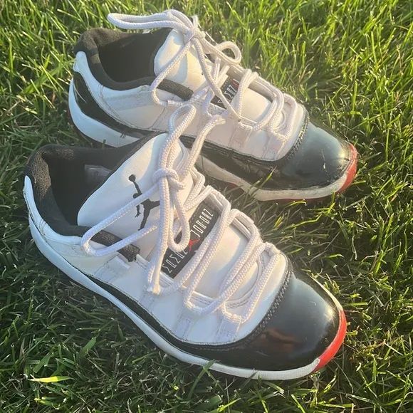 Nike Jordan retro 11 low kids gym shoes sneakers 1y size 1youth used