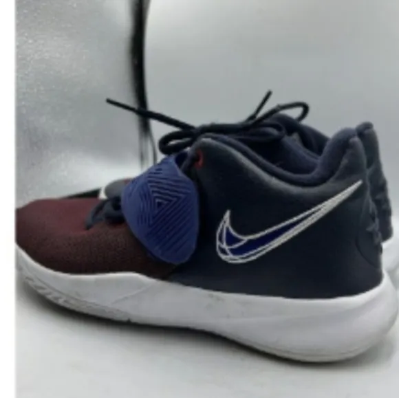 NIKE Kyrie fly trap 3 (Obsidian Gym Red) basketball shoes size 2Y
