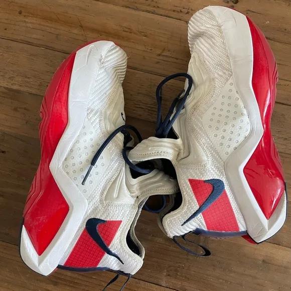 Nike Lebron 14 Basketball Shoes Unisex Mid-Top White/Red 7Y
