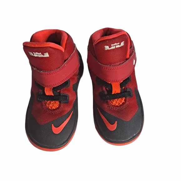 Nike Lebron James Soldier VIII Kids Shoes Sz 7