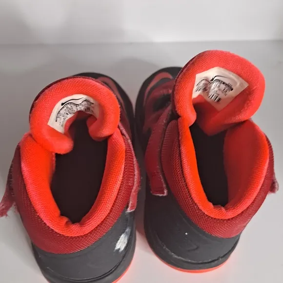 Nike Lebron James Soldier VIII Kids Shoes Sz 7