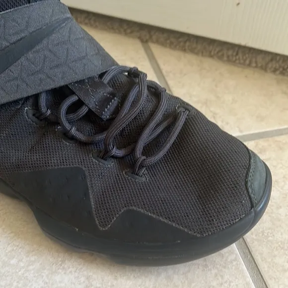 Nike LEBRON XIV LIMITEDANTHRACITE zero dark thirty basketball shoes