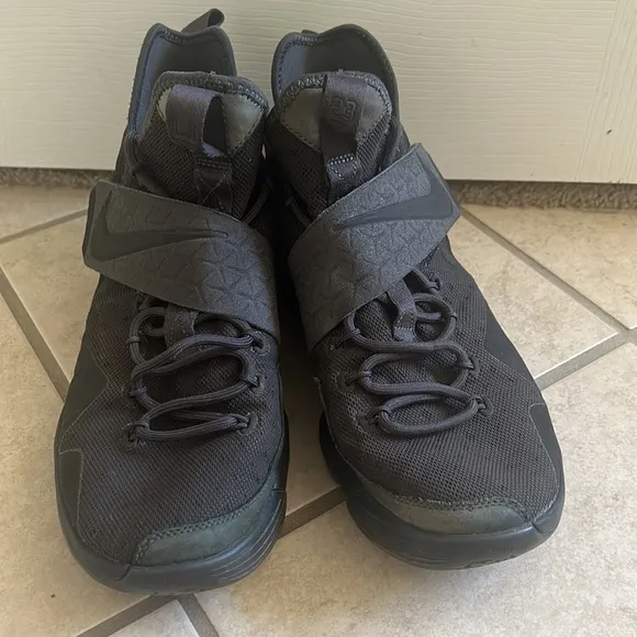 Nike LEBRON XIV LIMITEDANTHRACITE zero dark thirty basketball shoes