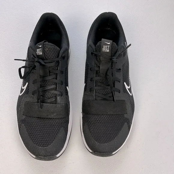 Nike MC Trainer Sneaker Black/White Cross Train Running Workout Tennis Shoe 9.5