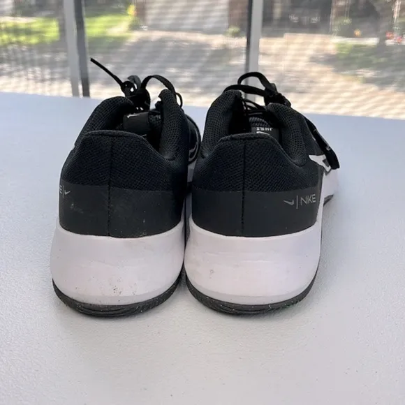 Nike MC Trainer Sneaker Black/White Cross Train Running Workout Tennis Shoe 9.5