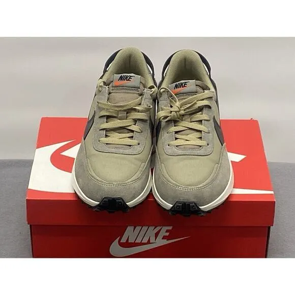Nike Men’s Waffle Debut SE Shoes Size 9 Olive Green