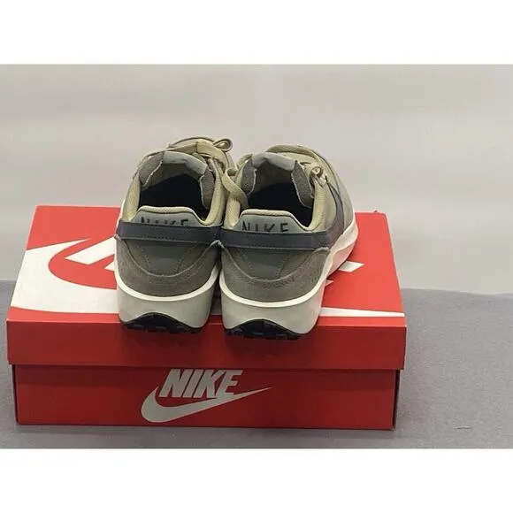 Nike Men’s Waffle Debut SE Shoes Size 9 Olive Green