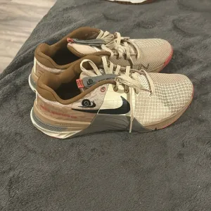 Nike Metcon 8 AMP Size 8 Women DV1206-100 Gym Lifting Shoes