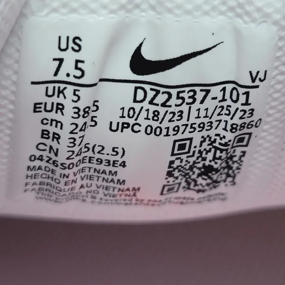 Nike Metcon 9 Women's Size 7.5 White Crimson Volt Gym Shoes DZ2537-101 New