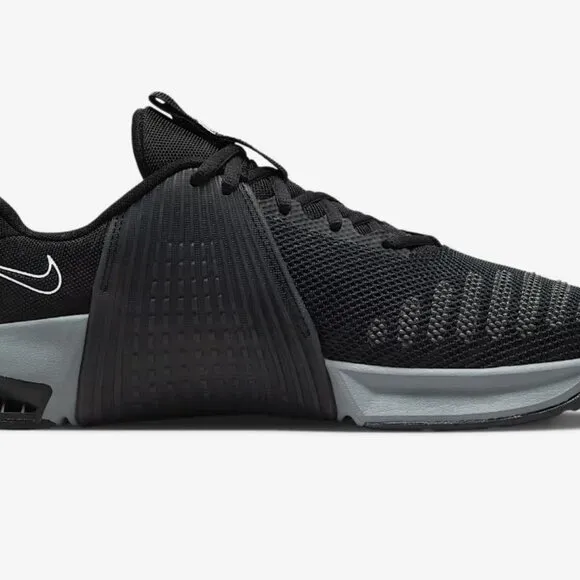 Nike Metcon 9 workout shoes size 9.5 mens Black and Gray Athletic Sneakers