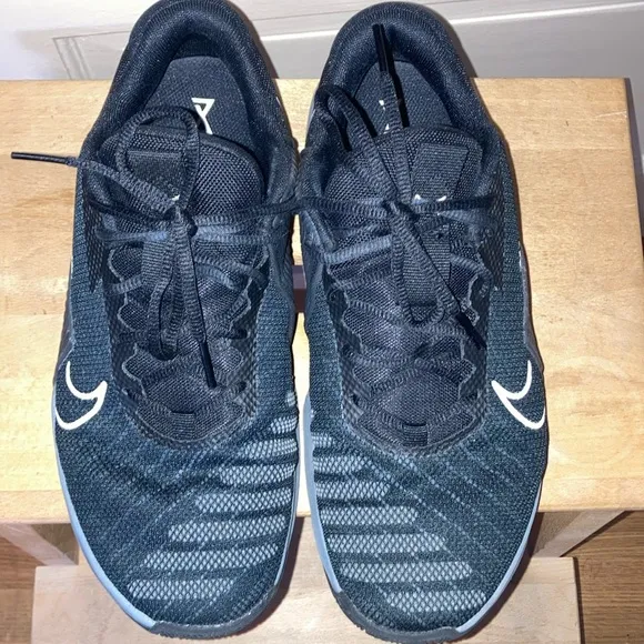 Nike Metcon 9 workout shoes size 9.5 mens Black and Gray Athletic Sneakers
