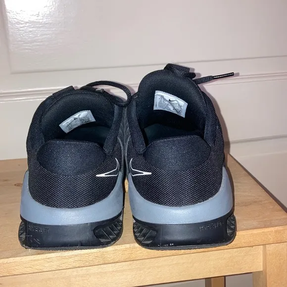 Nike Metcon 9 workout shoes size 9.5 mens Black and Gray Athletic Sneakers