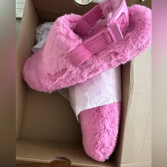 Nike Nike Calm SE Mules Pink Fuzzy Slippers. New with tag !