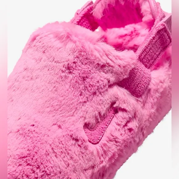 Nike Nike Calm SE Mules Pink Fuzzy Slippers. New with tag !