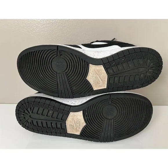 Nike SB Dunk Low Pro Retro &quot;Pandas&quot; 2022. Size 7.