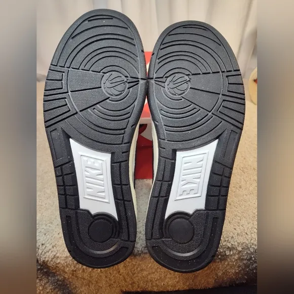 Nike White and Black Sneakers Retro Low-Top Style