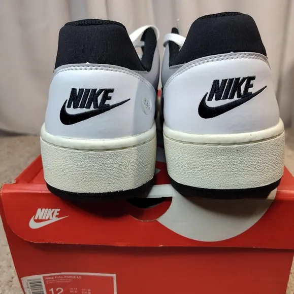 Nike White and Black Sneakers Retro Low-Top Style