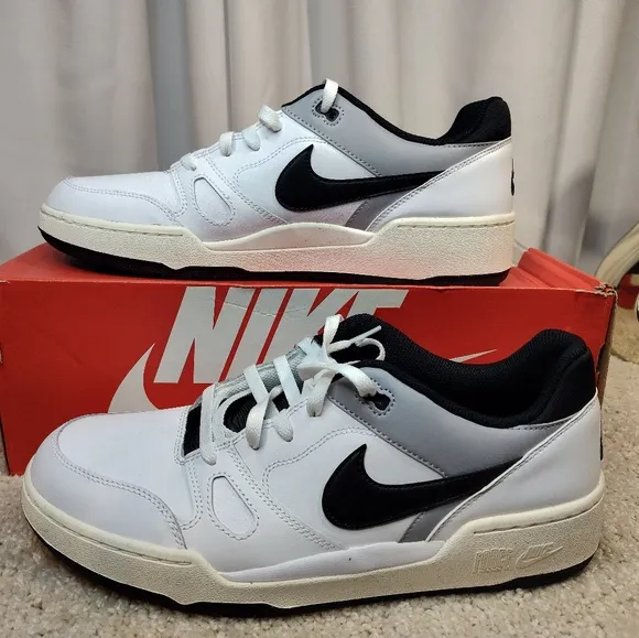 Nike White and Black Sneakers Retro Low-Top Style