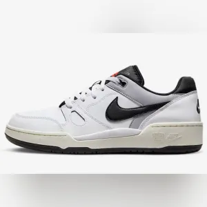Nike White and Black Sneakers Retro Low-Top Style